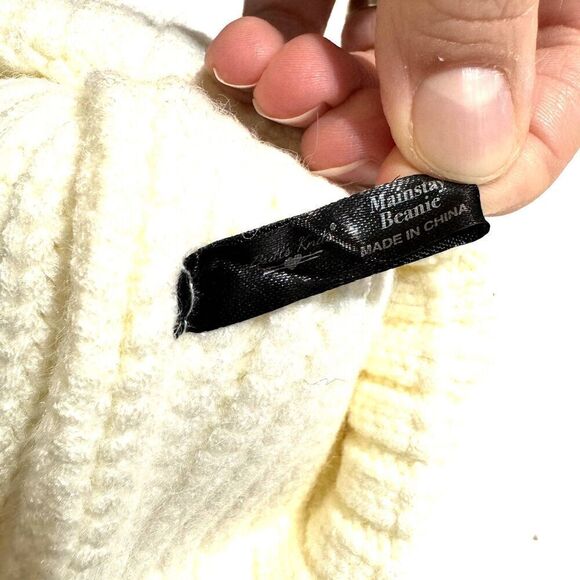 Britt's Knits Beanie Hat Men Women's Cream Thick Chunky Knit Winter Warm - Picture 4 of 5